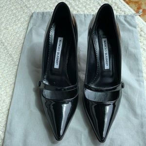 Manolo Blahnik black Patent leather pumps.